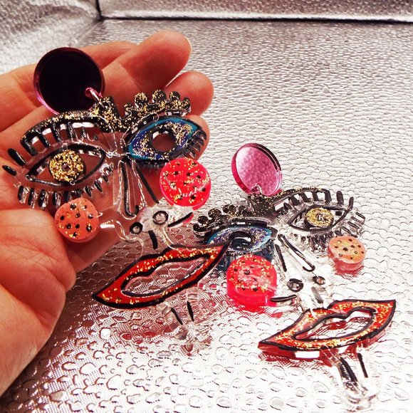 HANDMADE & PAINTED PICASSO FACE LUCITE ONE OF A KIND LONG EARRINGS 9 - Picture 2 of 2